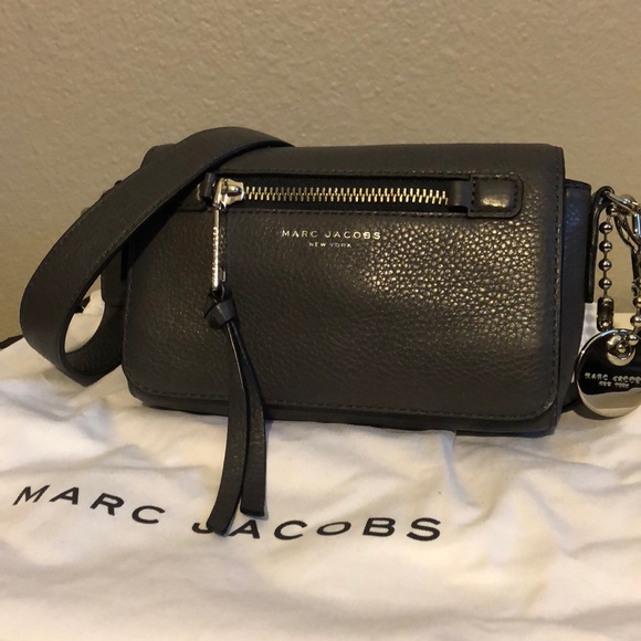 marc jacobs crossbody strap